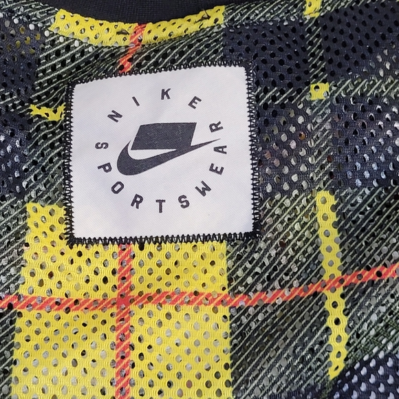 Nike Sportswear Futura Plaid Crop Top - Picture 7 of 10